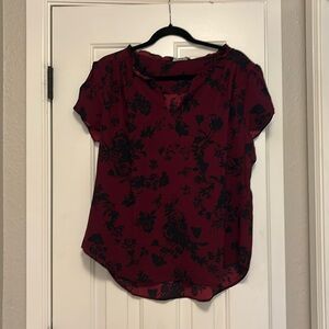 41 Hawthorn brand in large. Red with black flowers